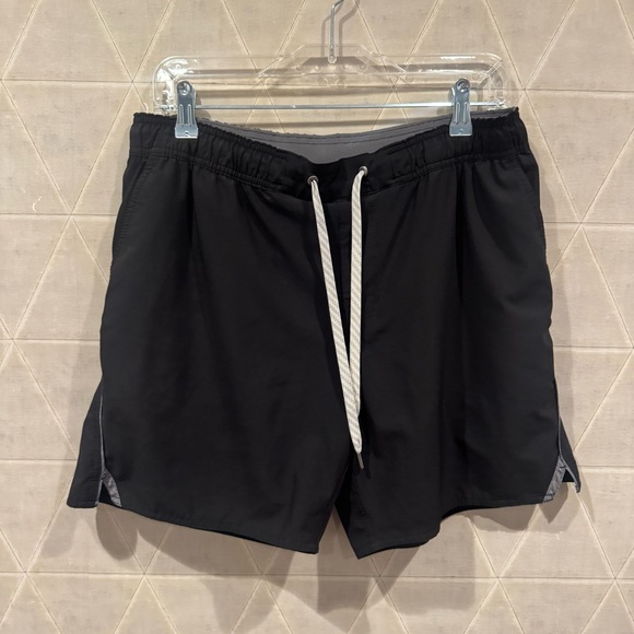 Vuori Trail Runner athletic shorts Black Size Large - Picture 4 of 10